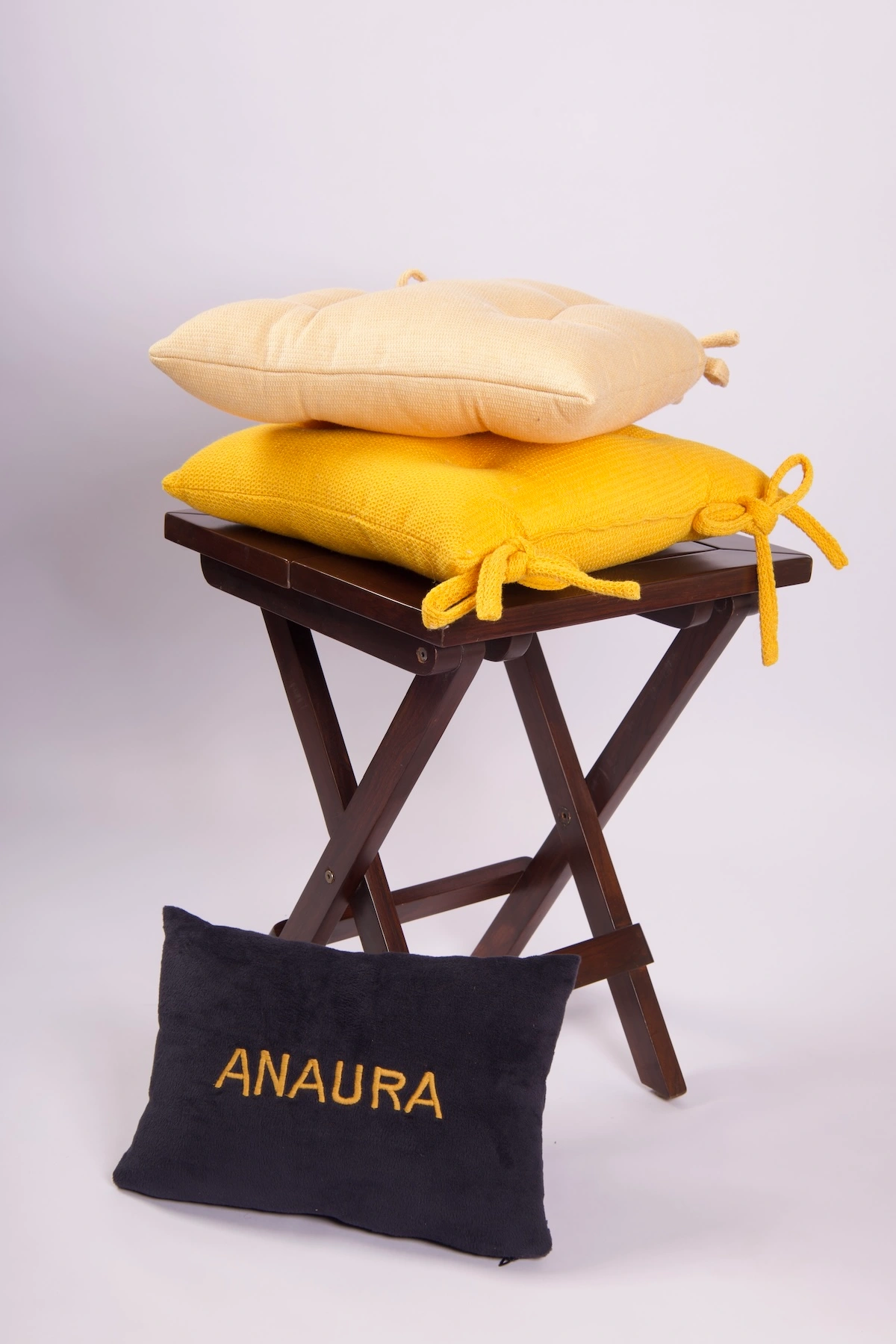 yellow anaura